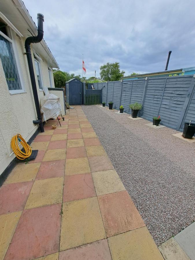 Beach & Tonic Beachside Chalet Humberston Buitenkant foto