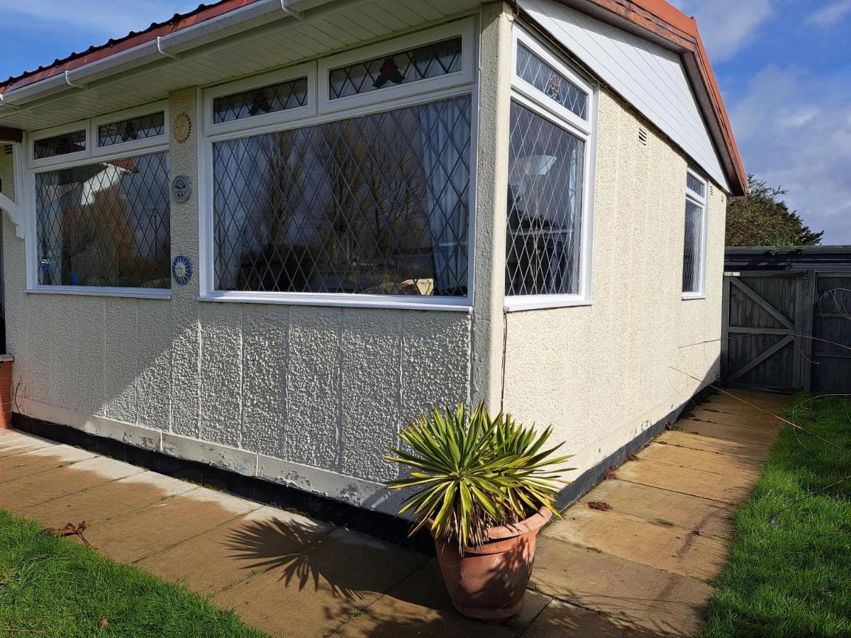 Beach & Tonic Beachside Chalet Humberston Buitenkant foto