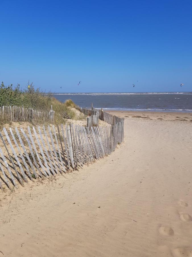 Beach & Tonic Beachside Chalet Humberston Buitenkant foto